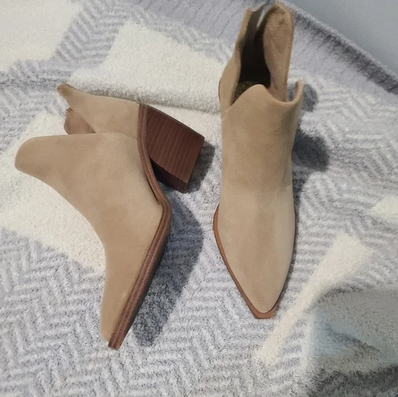 Vince Camuto Suede Bibestie Booties Zip Back 7 - Picture 2 of 9